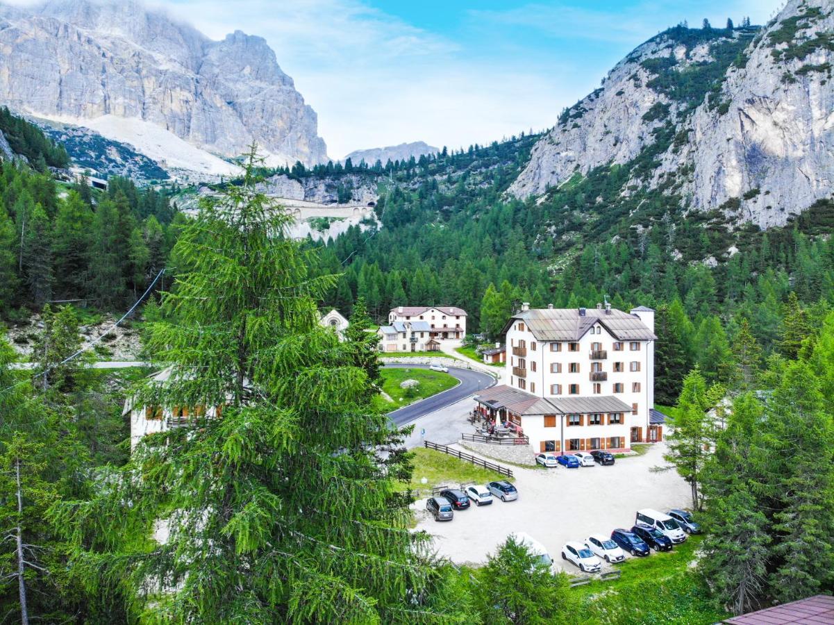 Hotel Al Sasso Di Stria Andraz Екстер'єр фото