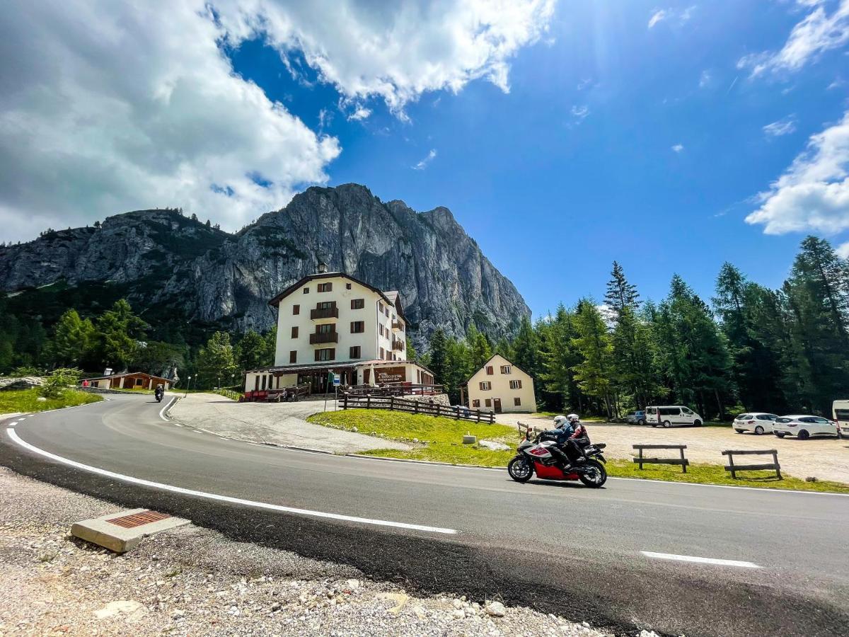 Hotel Al Sasso Di Stria Andraz Екстер'єр фото