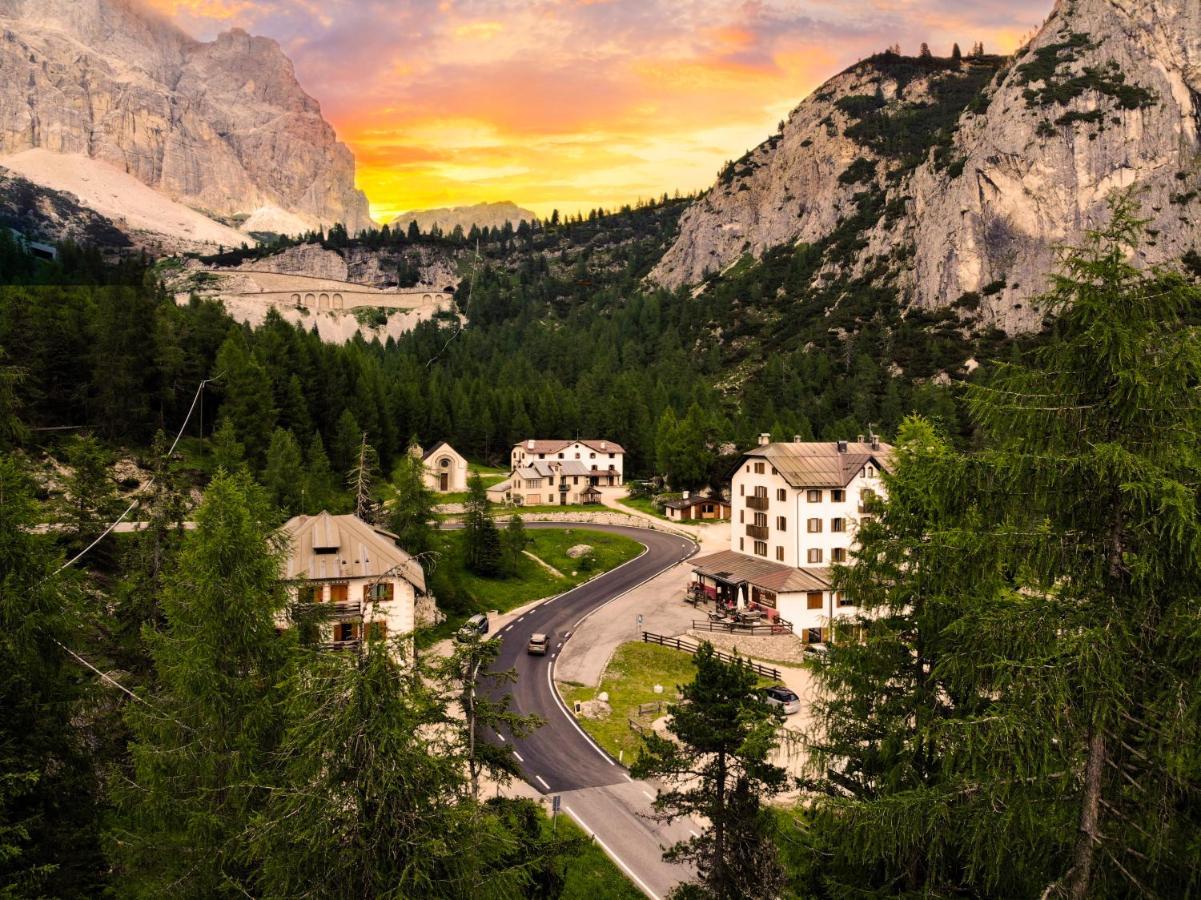 Hotel Al Sasso Di Stria Andraz Екстер'єр фото